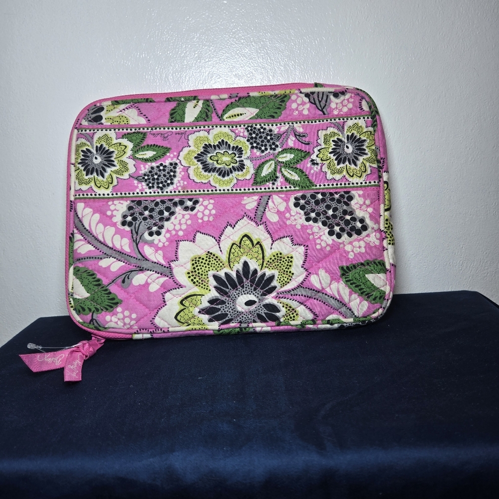 Vera Bradkey Ipad/ Tablet Zippered Case Priscilla Pink Pattern Fits 7" Screen